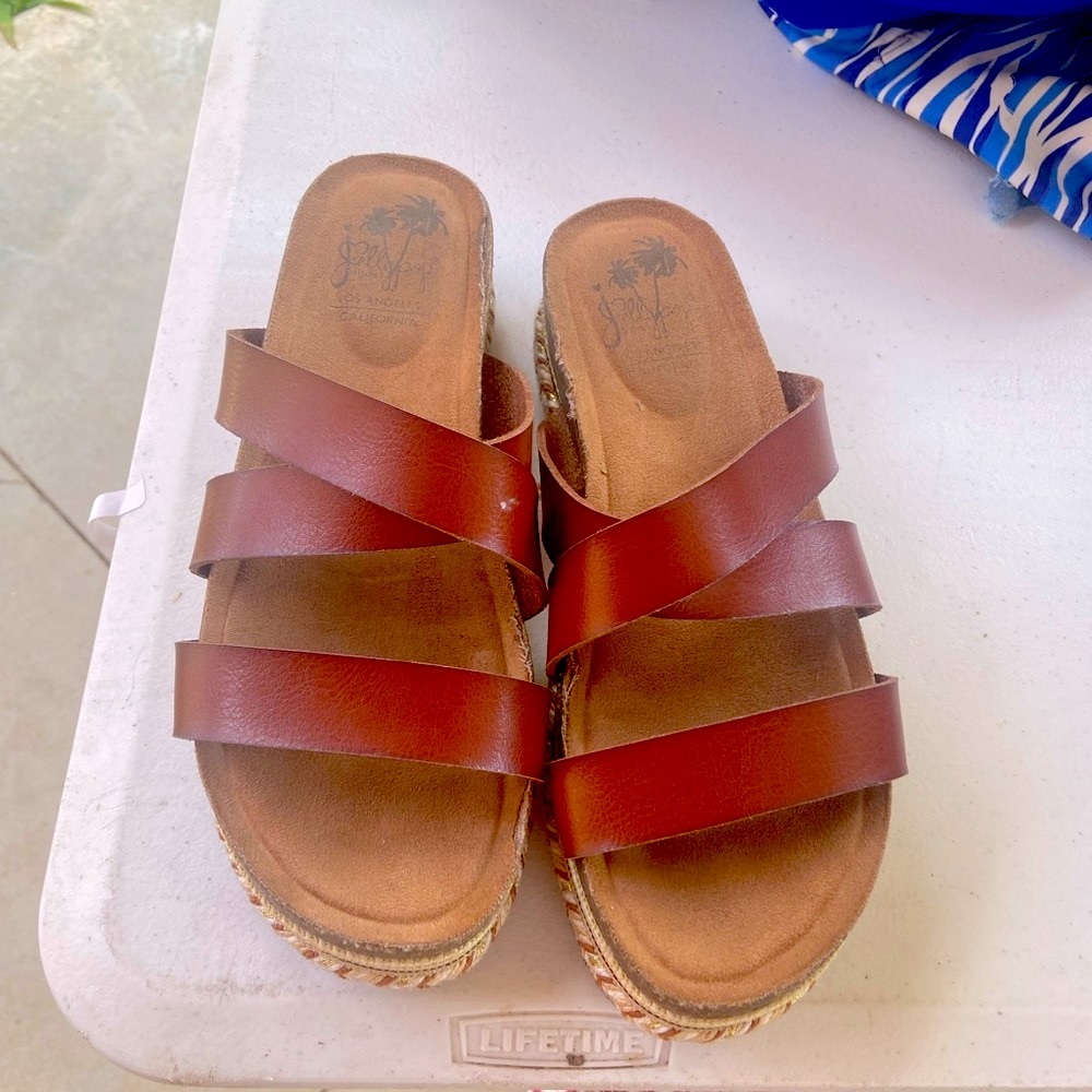 Jellypop Women's Lanza Platform sandal size 8M